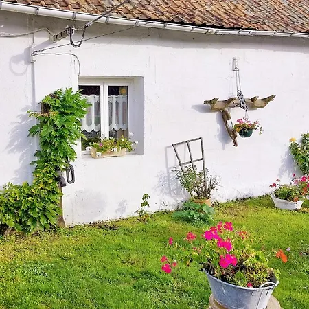 2 Bedroom Lovely In Longvilliers Holiday home *
