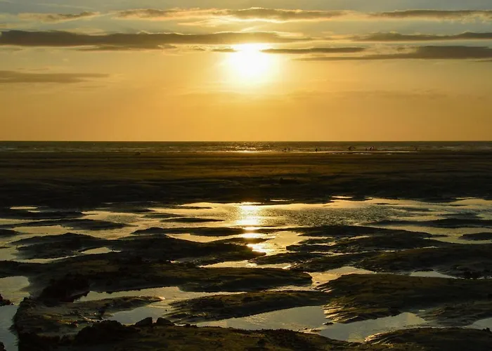 2 Bedroom Lovely In بيت للعطل