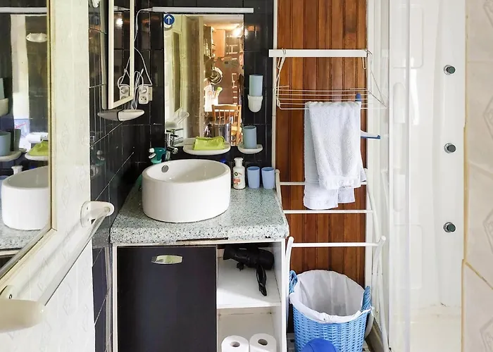 2 Bedroom Lovely In بيت للعطل Longvilliers (Pas-de-Calais)